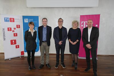 Angela Ittel (TU Berlin), Prof. Allan Hanbury (TU Wien), John Calian (T-Labs), Rektorin Sabine Seidler (TU Wien), Rüdiger Köster (T-Mobile)