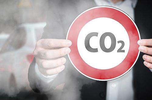 Klima-ÖkonomInnen der Uni Graz schlagen eine Weiterentwicklung der Steuerreform vor, um die CO2-Emissionen in Österreich deutlicher zu reduzieren.