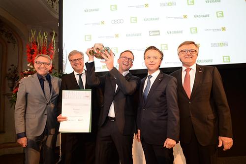 v.l.n.r.: Ing. Josef Herk (Präsident WK Steiermark), Dr. Karl-Heinz Dernoscheg (Direktor WK Steiermark), Thomas Buchsteiner (FDT GmbH – Gewinner Handelsmerkur Kategorie 1), Dr. Gernot Reiter (Gen.- Dir. Stv. GRAWE), KommR Gerhard Wohlmuth (Obmann Sparte Handel WK Steiermark)