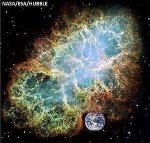 Die Fotocollage illustriert, wie kosmischer Staub aus Supernova-Explosionen auf die Erde gelangt ist. Der Krebsnebel ist ein Supernova-Überrest aus dem Jahr 1054 A.D. in 6300 Lichtjahren Entfernung, aufgenommen mit dem Hubble Space Telescope. Die Erde eine Aufnahme der Apollo 17 Crew. Die Originalbilder sind NASA and ESA Aufnahmen