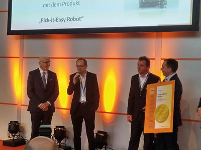 Preisverleihung BESTES Produkt auf der LogiMAT 2017