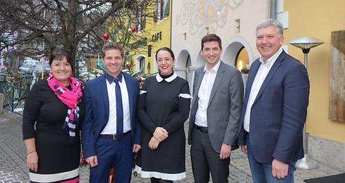 v.l.n.r. Landtagsabgeordnete Manuela Khom, planlicht Geschäftsführer Gerald und Felicitas Kohler, Vizebürgermeister Dr. Martin Moser, Bürgermeister Thomas Kalcher, Foto: Planlicht