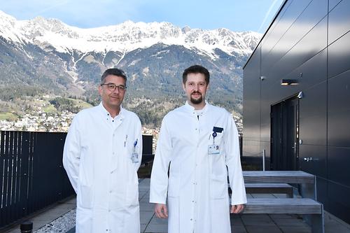 Studienleiter Alex Hofer, Direktor der Innsbrucker Univ.-Klinik für Psychiatrie I und Mark Spanner, Klinischer Psychologe und Mitarbeiter der neuen Resilienz-Studie