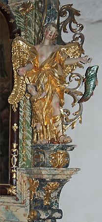 Linker Seitenaltar mit Engel der Kirche des hl. Nikolaus
