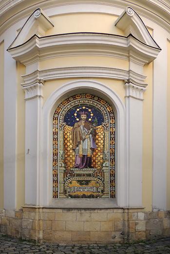 Mosaik an der Außenmauer der Johann-Nepomuk-Kapelle