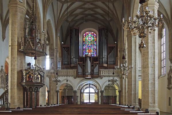 Kirchenschiff Richtung Westen