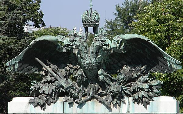 Doppeladler über dem Burggartentor - Foto P.Diem