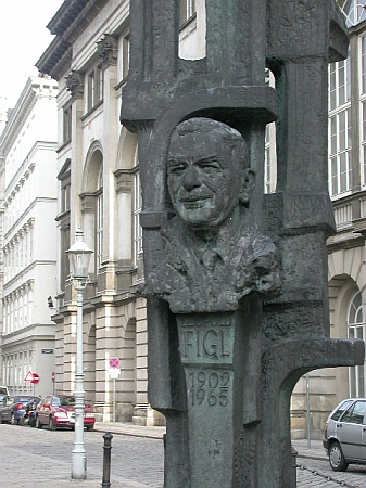 Leopold Figl-Denkmal Minoritenplatz - Foto: P.Diem