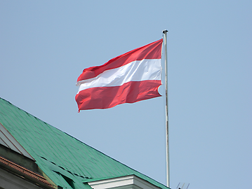 Korrekte Dachflagge Landesgerichtsstraße