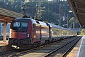 Lok 1116 206 mit Railjet auf Bahnsteig 2 (2018)