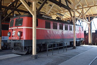 Als 1141 003 (Zweitbesetzung) ist die vormalige 1050.01 im Bahnpark Augsburg ausgestellt.