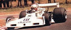 Hans Binder im Surtees TS19 beim Großen Preis von Argentinien 1977