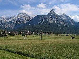 Sonnenspitze vom Ehrwalder Becken (von Norden) gesehen
