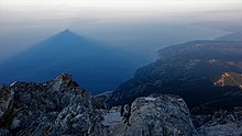 Sonnenaufgang nach Westen vom Gipfel des Berg Athos