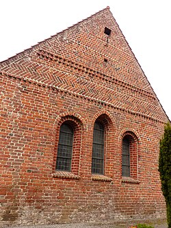 Pankratius­kirche in Stuhr (b. Bremen), Fenster­gruppe am Chor, Seiten­fenster rundbogig, 1. Hälfte 13.&nbsp;Jh.