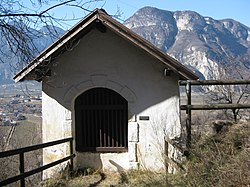 Eine der acht Kreuzwegstationen