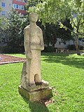 Plastik „Stehende weibliche Figur“