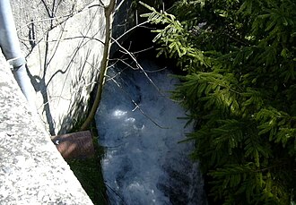 Der Amtsbach durch Absam Dorfmitte