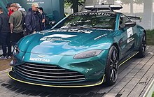 Grünes Safety-Car Aston Martin Vantage