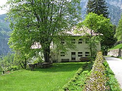 Auf der Hofstatt mit Bartholomäuskapelle