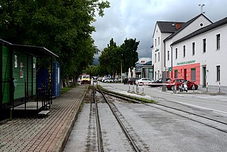 Vor dem Aufnahmsgebäude des Weizer Bahnhofs lag bis 2019 die Abfahrtsstelle der Feistritztalbahn