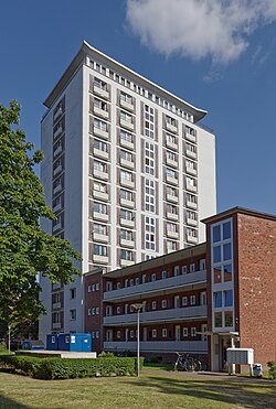 1953/1954 errichtetes Wohnhochhaus am Habichtsplatz in Barmbek-Nord, Architekt: Richard Knerlich (Neue Heimat)