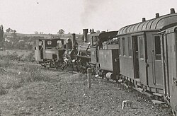 Zug auf der Bosnabahn mit einer JDŽ 73 und einer rückwärtsfahrenden JDŽ 189 als Vorspannlokomotive
