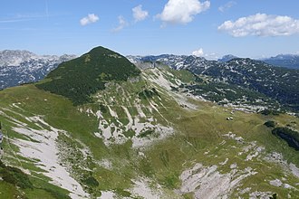 Blick vom Atterkogel auf den Bräuningzinken. Unterhalb die Bräuningalm