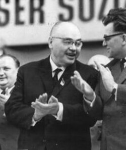 Bild aus dem Bundesarchiv des Politikers Hendrych.
