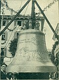 Die erste Glocke bei ihrem Einzug nach Rovereto 1925