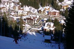 Unterer Teil der Canalone Miramonti mit Blick auf Madonna di Campiglio