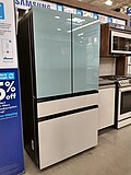 Kühlschrank mit frei wählbaren Frontpaneelen
