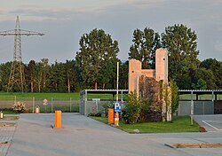 de-demolition (naked building)