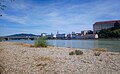 Donauufer Linz Urfahr mit Blick auf die Nibelungenbrücke