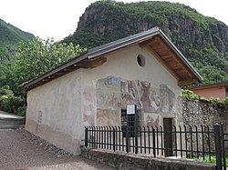 Ehemalige Friedhofskapelle St. Leonhardsplatz