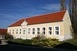 Ehemalige evangelische Schule und heutiges Gemeindezentrum