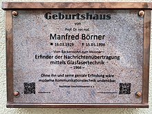Ehrentafel für Manfred Börner an seinem Geburtshaus in Rochlitz