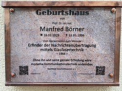 Ehrentafel für Manfred Börner an seinem Geburtshaus in Rochlitz