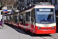 Weil die Länge für das Traktionsmodul nicht ausreichte, wurde bei den zwei­teiligen Be 4/6 der Forchbahn (FB) die elektrische Ausrüstung auf dem Dach untergebracht (2003).