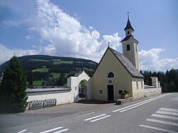 Friedhofskapelle und Friedhof in Oberolang