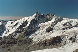 Nordostansicht des Großglockners über der Pasterze, 2003