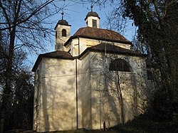 Heilig Kreuz am Kalvarienberg mit Kapellen