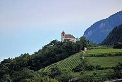 Heiligkreuzkirche auf der Gleif mit neun Kalvarienbergkapellen