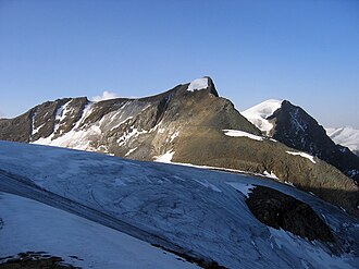Vorderer Bratschenkopf (links) und Hinterer Bratschenkopf (rechts) über dem Kaindlkees, gesehen vom Kaindlgrat