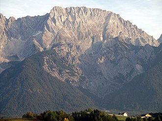 Der Hochplattig von Süden (Untermieming) gesehen