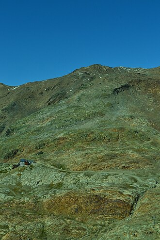 Blick auf Im Hintern Eis vom Anstieg auf die Grawand. Links in der Bildmitte die Schöne-Aussicht-Hütte.