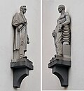 Ingenieur und Arbeiter am Verwaltungsgebäude des ehemaligen ELIN-Transformatorenwerks in Weiz (heute Siemens Energy)