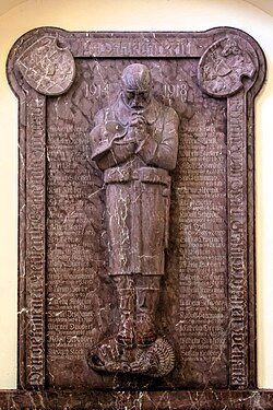 Gefallenen-Ehrenmal zu 1914/18 mit Motiv „im Felde unbesiegt“ (vgl. Dolchstoß-Legende) (vor 1929; Schlosskirche in Ivenack, Mecklenburg)