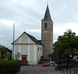 Pfarrkirche St. Genesius mit Friedhof und Kapelle