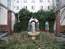 Brunnenplastik: Nixchen